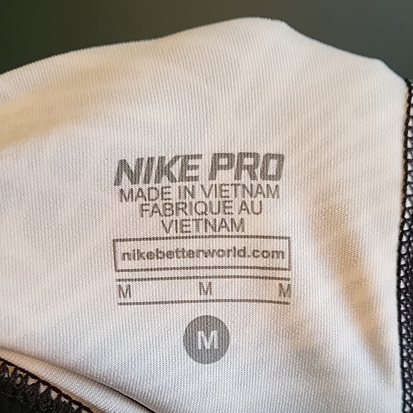 Nike Pro Monochrome Black & White Pattern Capri Leggings Women Size Medium - Picture 2 of 5